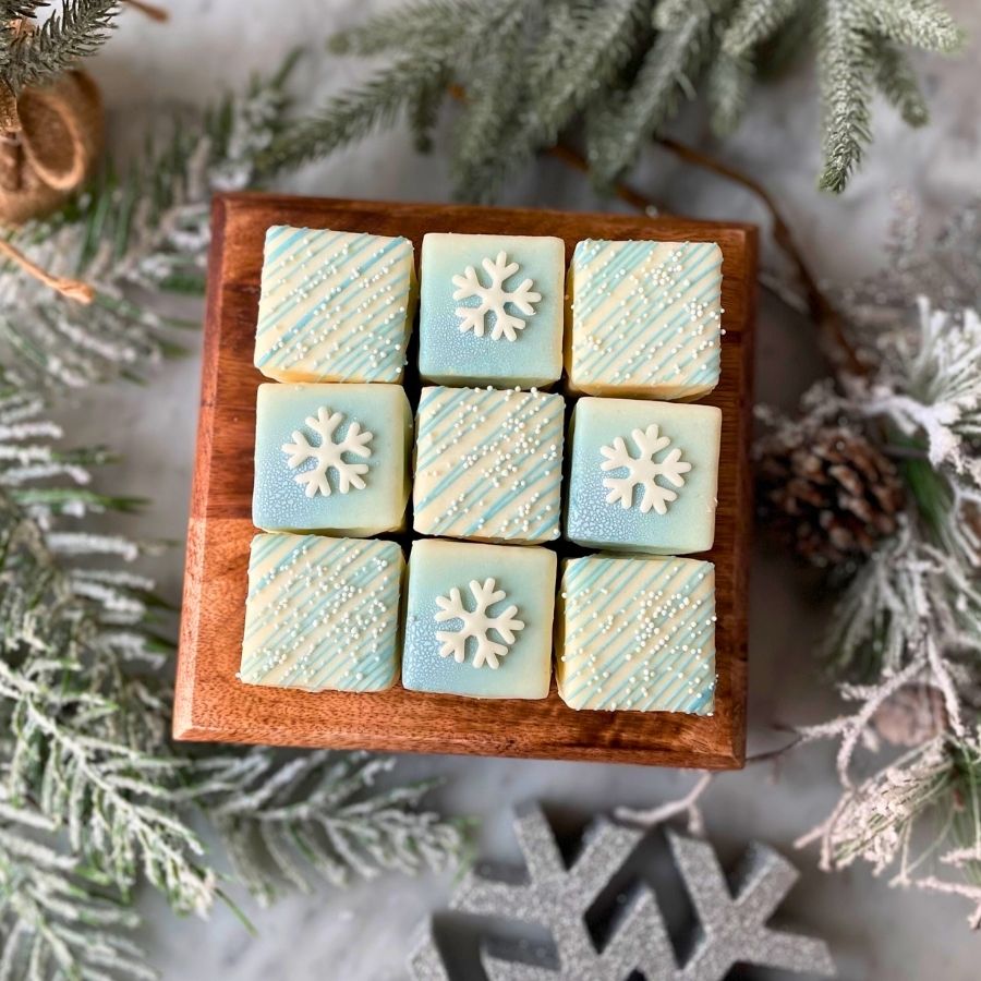 Snowflake Lane — Vanilla Tea Cakes (9-Pack) - Dragonfly Cakes®